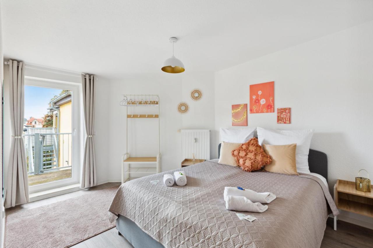 Midnight Sky - Golden Sunrise Apartment Magdeburg