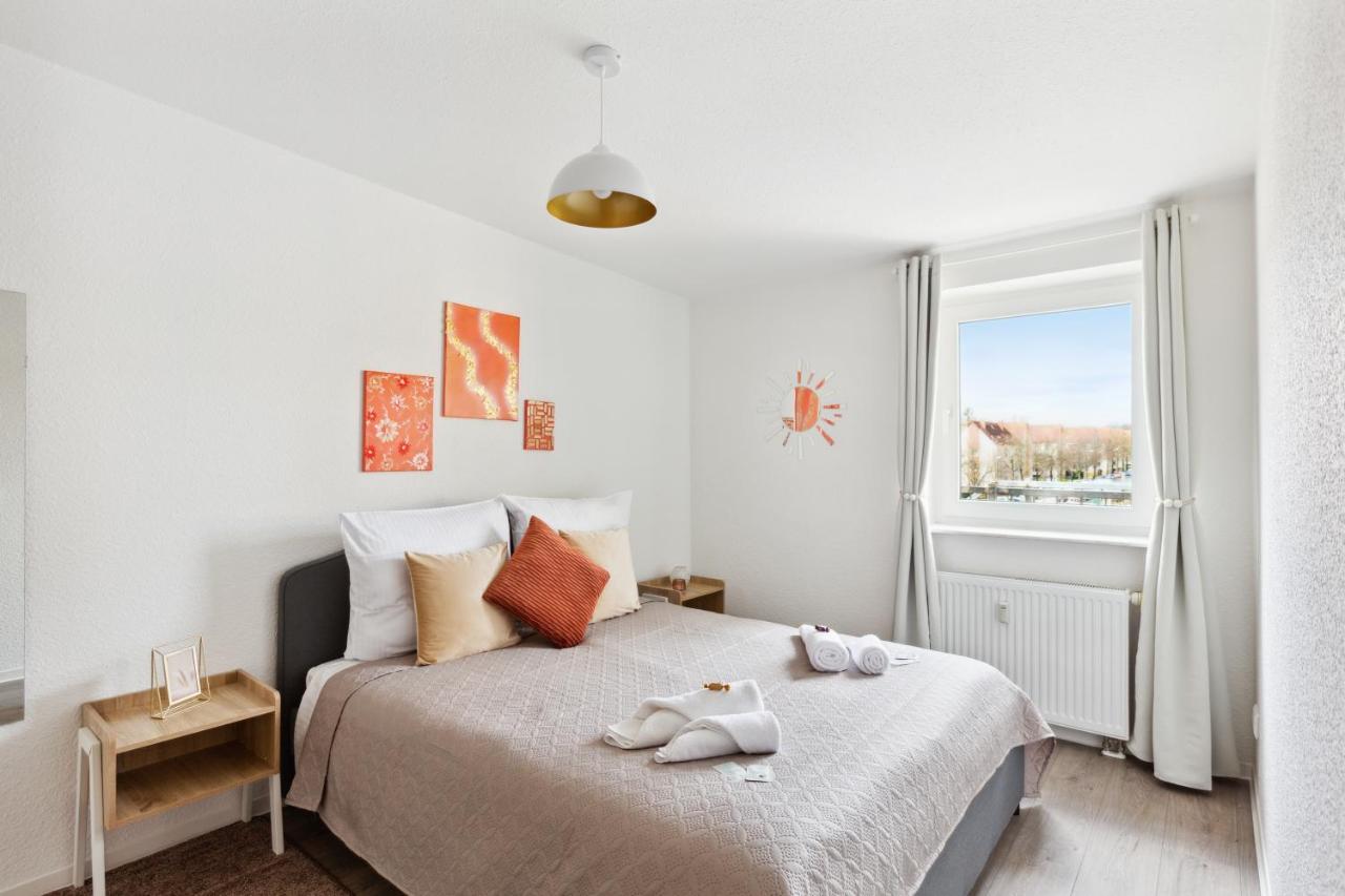 Midnight Sky - Golden Sunrise Apartment